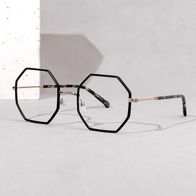 Exposición de gafas en vitrina